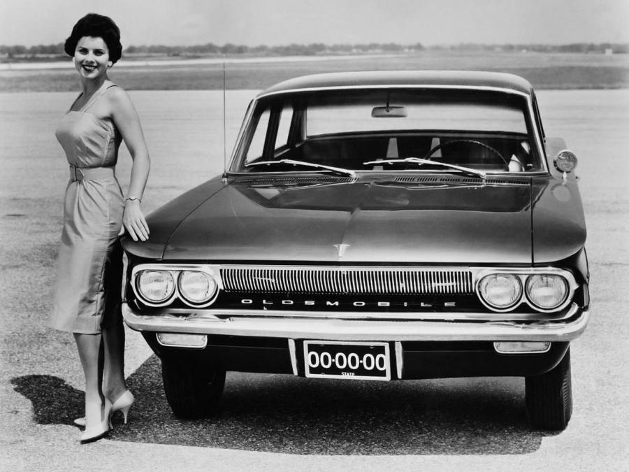  Oldsmobile F-85 Sedan 1961 года  (фото 1 из 3)